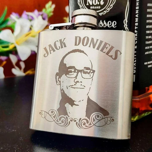 Een eigen draai aan de ‘Jack Doniels’-heupfles - De Knutselier