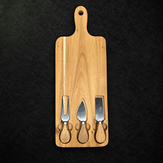 Acaciahouten kaasplank 40 × 15 cm met drie mesjes – Buitenkansje - De Knutselier