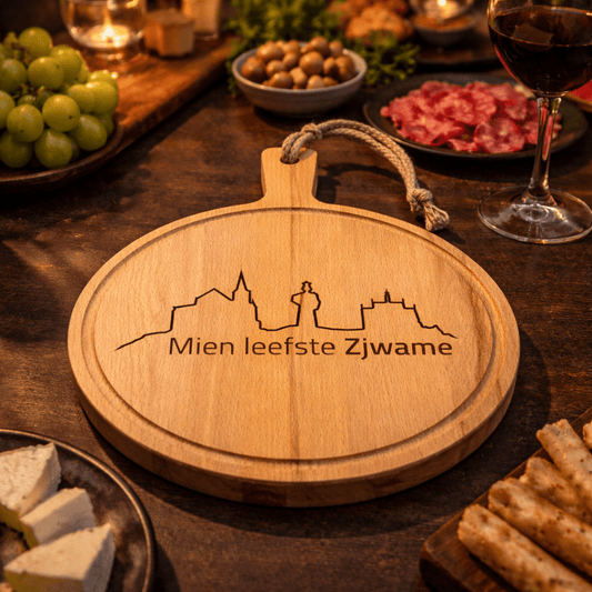 Plank ‘Mien leefste Zjwame’ – ronde borrelplank Ø 30 cm - De Knutselier