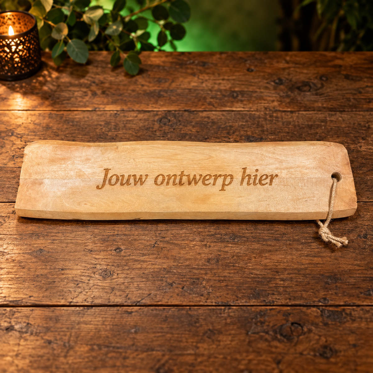Plank Ricky – mangohouten borrelplank circa 60 × 20 cm met voorbeeldgravering Jouw ontwerp hier